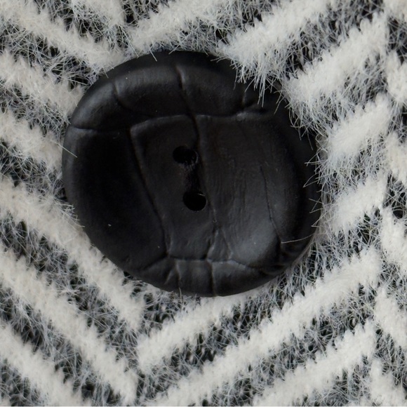 Frank Lyman Montreal Sweater Coat - Picture 8 of 12